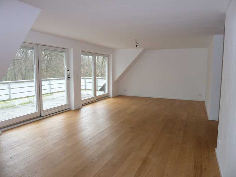                                                               Ein Baumhaus in Essen-Bredeney. Ganz gr&uuml;ne Waldrandlage                                                       in Waldeck (Waldeck-Frankenberg)