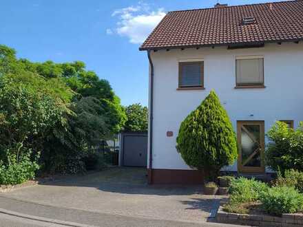 Top gepflegte Doppelhaushälfte mit neuer Brennwertheizung und Solarthermie