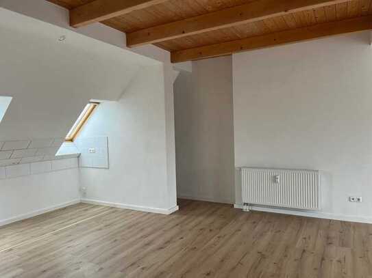 Loftartige Wohnung mit modernem Tageslichtbad, Badewanne, Abstellraum und Balkon!