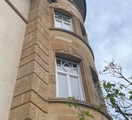 S-Degerloch-Haigst: Jugendstil, Denkmalschutz: 4-Zimmer-Etage im 2.OG mit Panoramablick, vermietet.