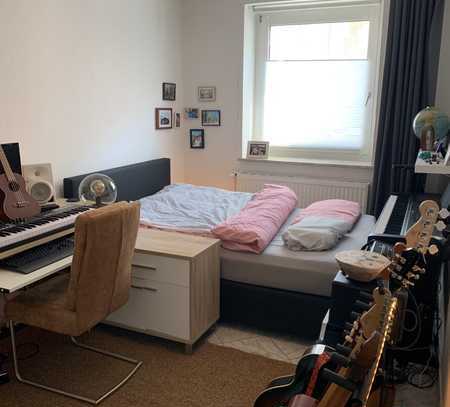Geschmackvolle 1,5-Raum-Hochparterre-Wohnung in Düsseldorf