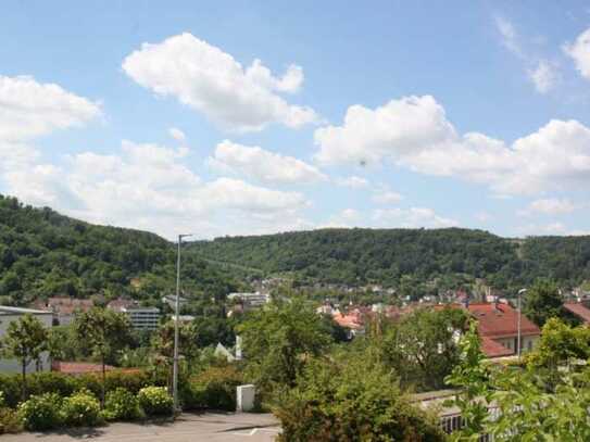 Praktische und schöne 5-Zimmer-Wohnung mit Balkon und Garage in Künzelsau (Reihenendhaus)