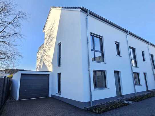 Neubau-Stadthaus im Erstbezug – Modernes Wohnen in zentraler Lage in Moers