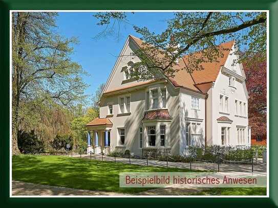 Historische Villa mit bis zu drei Wohnungen und Fahrstuhl in bester, oberster Hanglage