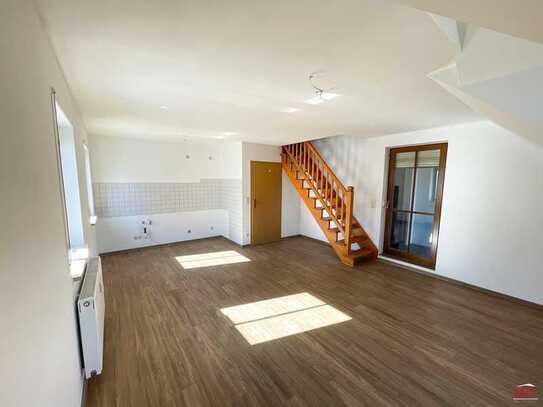 Schöne und moderne Wohnung mit großem Balkon