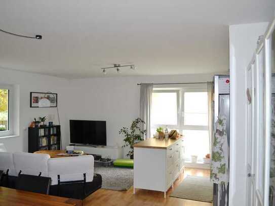 Moderne, großzügige Vier-Zimmer-Wohnung mit Garage in ruhiger Lage von Koblenz-Niederberg.