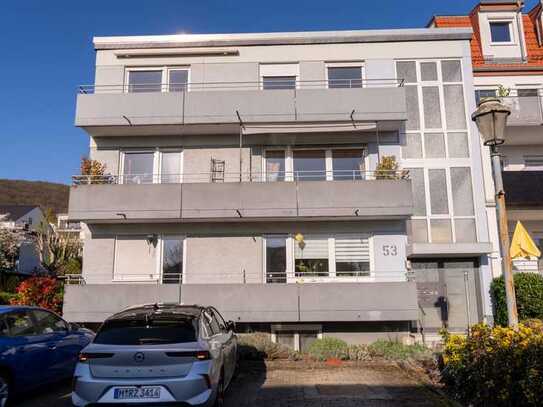 Große und komplett renovierte 4 -5 Zimmer-Wohnung mit 3 Balkonen in Dossenheim,