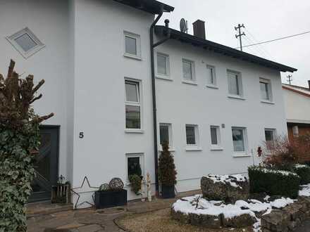 Gepflegte Wohnung mit zwei Zimmern sowie Balkon und EBK in Erbach-Ringingen