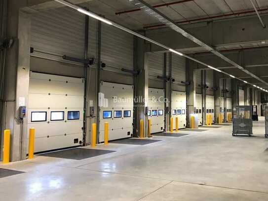 "BAUMÜLLER & CO." - 20.000 m² Logistikhalle - TOP Anbindung - Rampen und ebenerdig