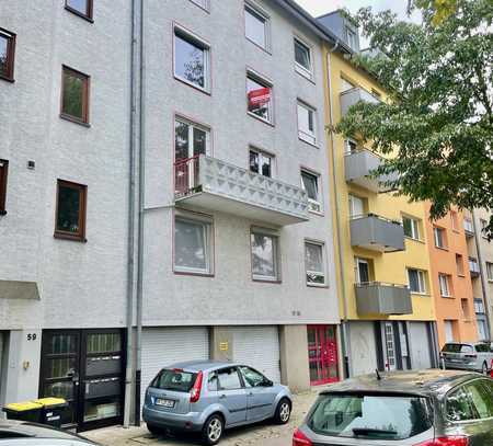 Ansprechende 4-Zimmer-Wohnung mit 2 Balkon nähe städt. Klinikum