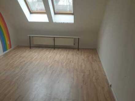 Günstige, helle Wohnung!!!