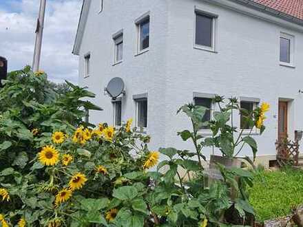 Prov.frei – Hallo Pferdeliebhaber ! Ulmnähe - Dorfrand – 5987 m² Grund , saniertes Bauernhaus , 3 WE