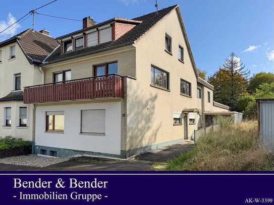 Mehrfamilienhaus mit drei Wohneinheiten, Lagerfläche und großer Garage (6 Stellplätze) in zentrumsna