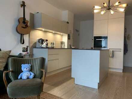 3-Zimmer-Design-Wohnung mit Balkon und EBK in Alt-Treptow, Berlin