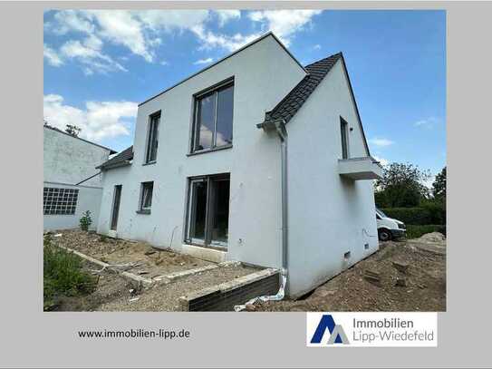 Erstbezug nach Sanierung: Moderne 3-Zimmerwohnung mit Balkon in der Nähe der Kempener Altstadt