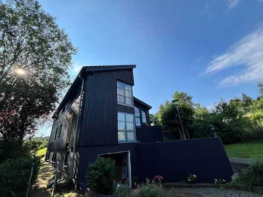 Aussergewöhnliches Künstlerhaus in der Eifel