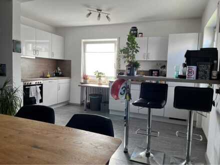 Vollständig renovierte 4 Zimmer-EG-Wohnung mit Balkon in Eisingen