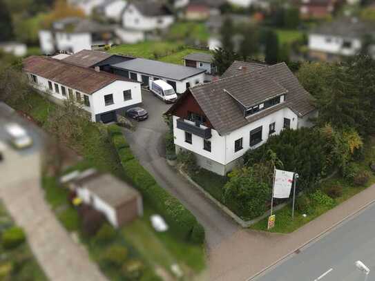 * DIE GELEGENHEIT * Wohnhaus mit Büro und Lagergebäuden in zentraler Lage