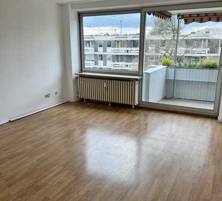 Helle 3-Zimmer-Wohnung mit 2 Balkonen in Düsseldorf Lörick
