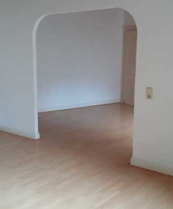 Attraktive 1,5-Zimmer-Hochparterre-Wohnung im Altbau