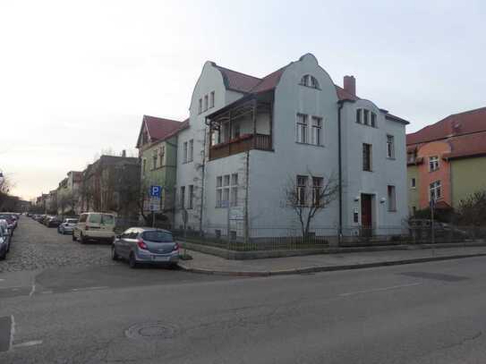 wunderschöne Dachgeschosswohnung in Jugendstil-Villa