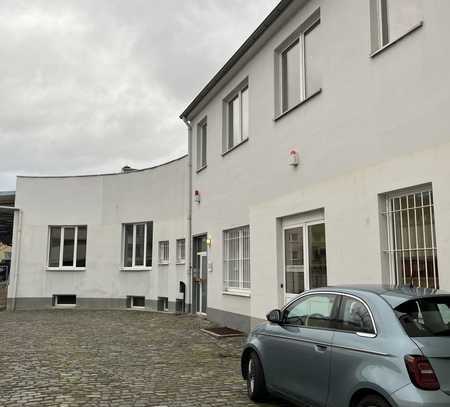 ALBERT WOLTER 1919 IVD. Luxemburger Str, nähe Justizzentrum, EG Büro-/ Lagerfläche, Innenhof