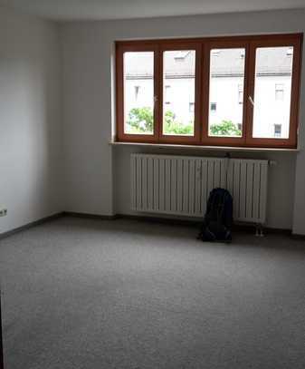 Stilvolle, geräumige 1-Zimmer-Wohnung mit Küche, Schlafnische, Loggia in Poing