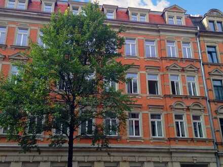 3-Zimmer-Wohnung mit Balkon und Lift in hochwertig saniertem Mehrfamilienhaus