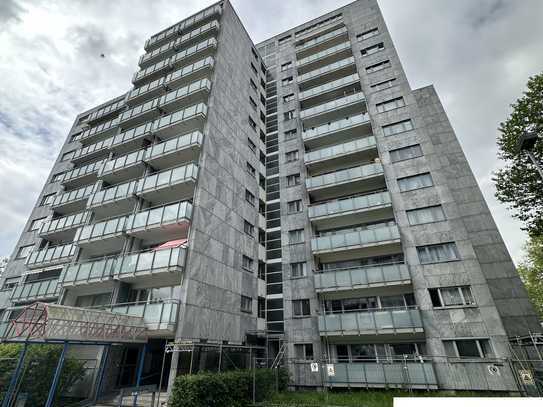 *** Moderne Drei-Zimmer-Wohnung mit riesiger Dachterrasse und tollem Panoramablick ***