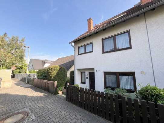 Schöne gepflegte Doppelhaushälfte mit Garten und Carport, in Karben OT Rendel