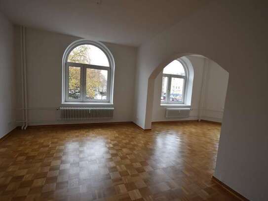 Sanierte 3,5 Zimmer an der Holtenauer Str.!!