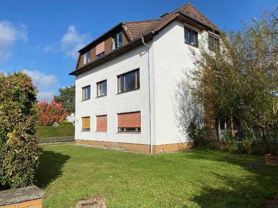 Massivhaus mit 3 Wohnungen, 1 Wohnung frei, Balkon, Garage, - provisionsfrei -