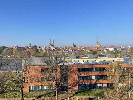 ANFRAGE STOP !!!!! Charmante 2-Zimmer-Altbauwohnung mit Blick über die Dächer Lübecks