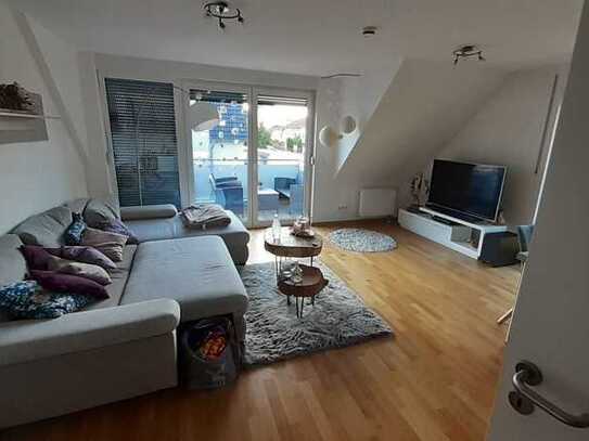 Schöne, helle 3-Zimmer-DG-Wohnung mit Balkon in Burglengenfeld