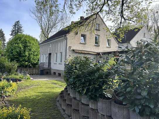 Sanierungsbedürfdiges Ein- bis Zweifamilienhaus in Dortmund Dorstfeld