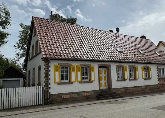 Lieblingshaus, Rückzugsort, Landidyll mit traumhaftem Garten und künstlerischen Akzenten