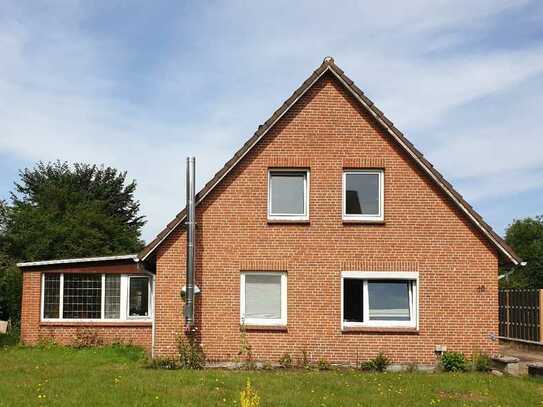 Zweifamilienhaus mit großem Garten