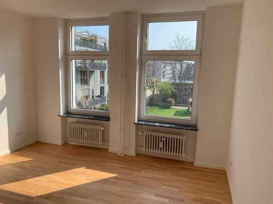 Helle 2-Zimmer-Wohnung mit Einbauküche im beliebten Ostend – Top Lage nahe Mainufer und Ostendstraße