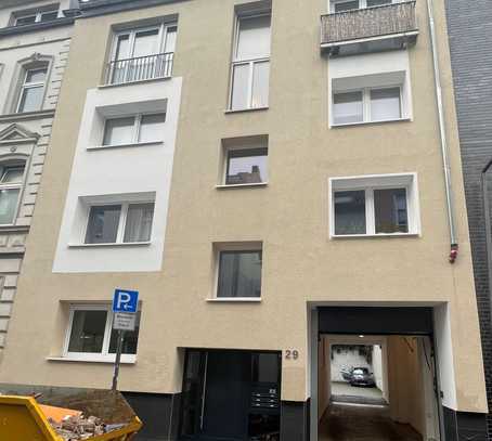 2-Zimmer-Hochparterre-Wohnung mit Echtholzparkett in Köln Ehrenfeld