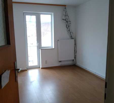 Attraktive 3-Zimmer-Penthouse-Wohnung mit Einbauküche in Wiesbaden