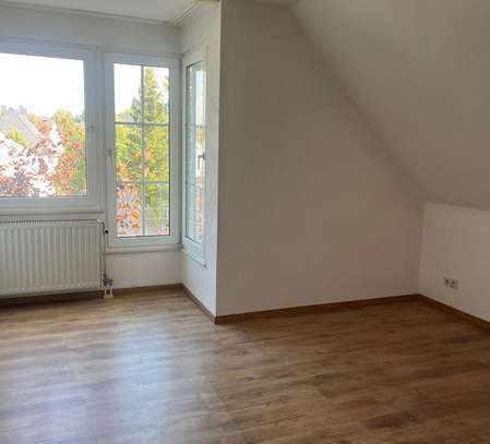 Ansprechende 4-Zimmer-DG-Wohnung mit Balkon in Brilon