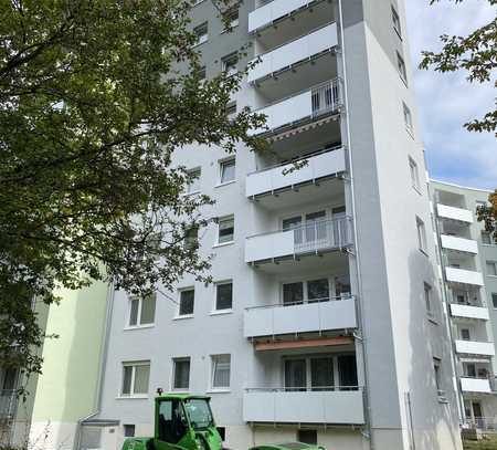 Flughafennah! Zweizimmerwohn.m. Balkon u. Tiefgarage in Köln-Porz-Eil - in grüner Lage - Saniert