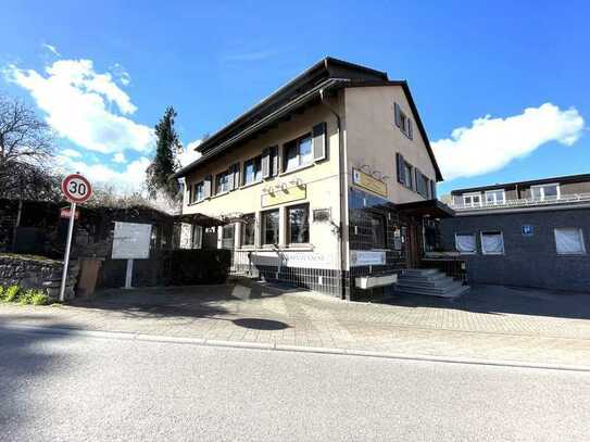 Voll ausgestattete Gaststätte inklusive neuwertiger Gastroküche mit Biergarten