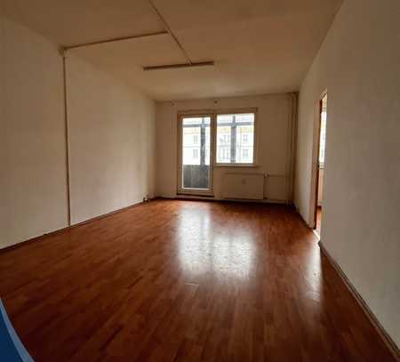 Großzügige 4-Zimmer-Wohnung mit Balkon und Stellplatz