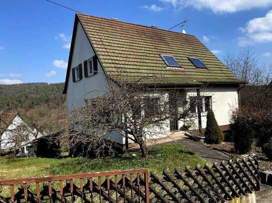 Charmantes 1 - 2-Familienhaus mit Weitblick