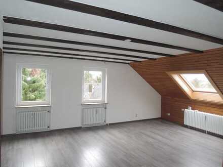 Großzügige Dachstudiowohnung im Frauenland mit Garage!!