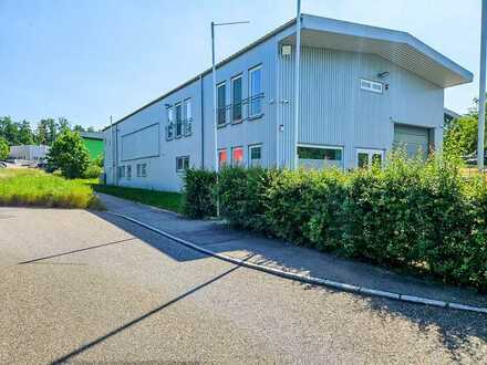 Gewerbehalle mit Büro, Wohnung und angrenzendem Bauplatz