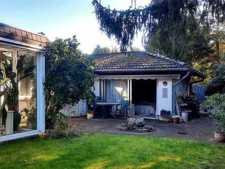 Freistehendes Einfamilienhaus mit blickdichtem Grundstück, beste Lage!
