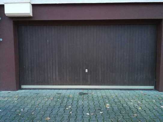 1 Garagenstellplatz in Doppelgarage