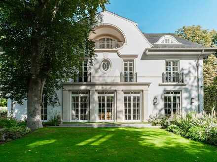 Grunewald's Classic Villa Created by star architect Robert A.M. Stern